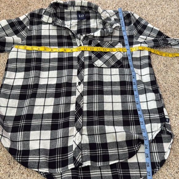 GAP black & white 100% cotton flannel button up in size Large - Picture 5 of 9